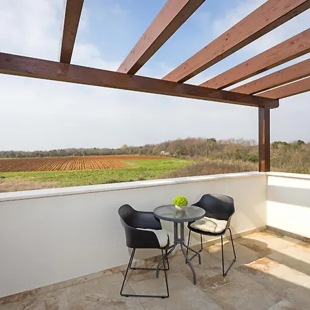 Βίλα Nur For 10 People Near With 45 M2 Private Pool & Jacuzzi Only 2 Km From *