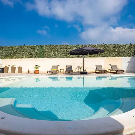 Nur For 10 People Near With 45 M2 Private Pool & Jacuzzi Only 2 Km From Βίλα Πούλα