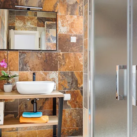 Villa Nur For 10 People Near With 45 M2 Private Pool & Jacuzzi Only 2 Km From *