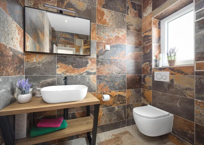 Nur For 10 People Near With 45 M2 Private Pool & Jacuzzi Only 2 Km From Vila *