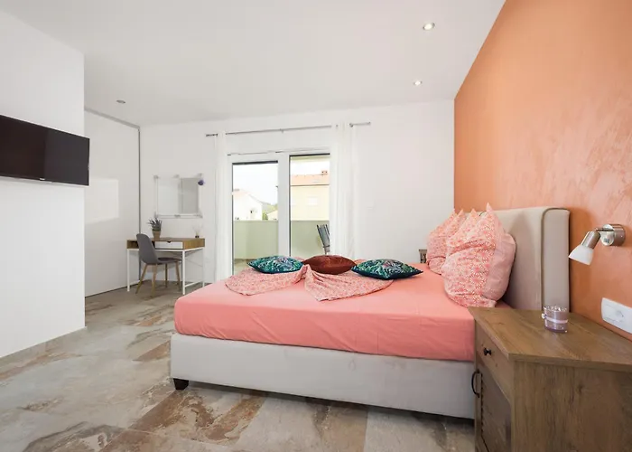 Nur For 10 People Near With 45 M2 Private Pool & Jacuzzi Only 2 Km From